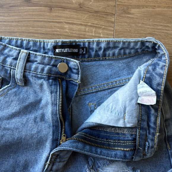 Prettylittlething Distressed Blue Denim Shorts - Picture 3 of 3